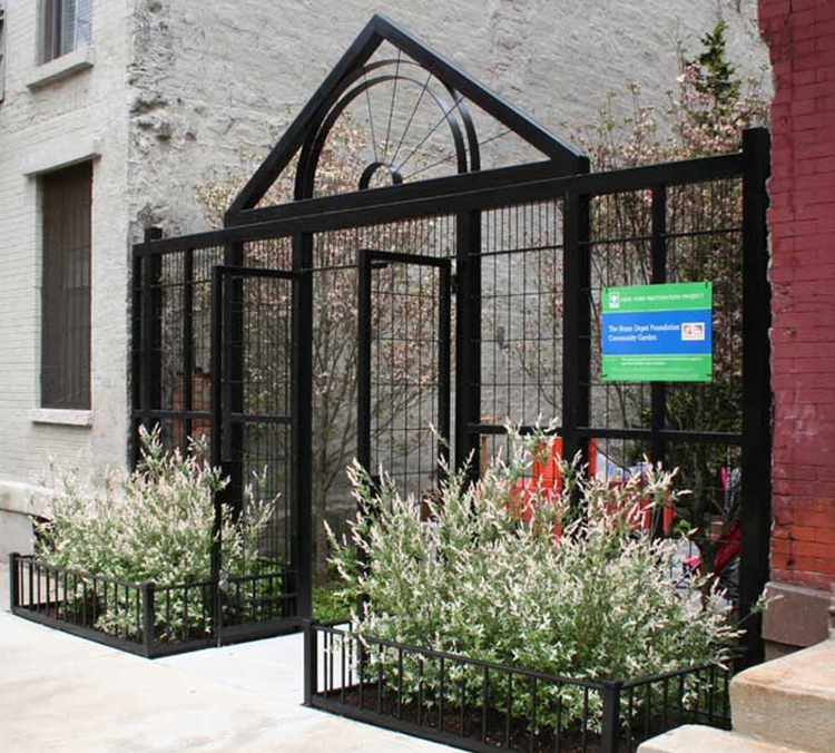 CUSTOM NYRP GARDEN FENCING